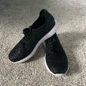 Girls/Womens black glitter sneakers